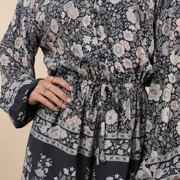 ***NWT***Lulus Traveled Aura Charcoal Grey Boho Button-front Long Sleeve Romper - Picture 4 of 4